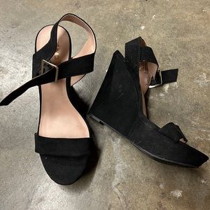 Mix No. 6 Black Suede Platforms 10, never worn